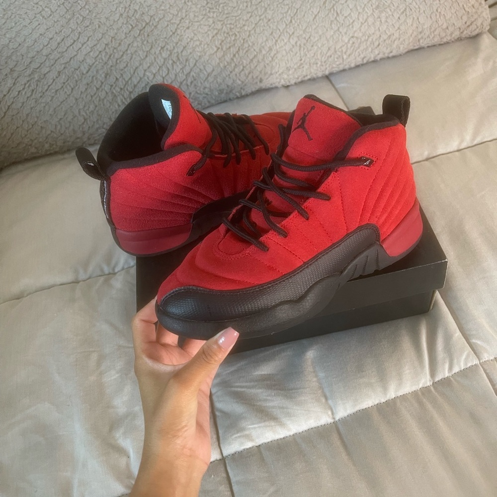 Jordan 12 retro varsity red/black